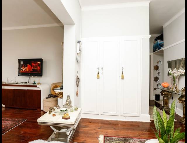 2.5 BEDROOM APARTMENT FOR SALE IN ESSENWOOD